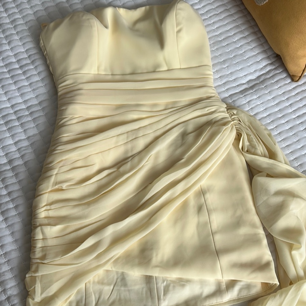 Gorgeous Butter yellow Strapless mini Dress size XS